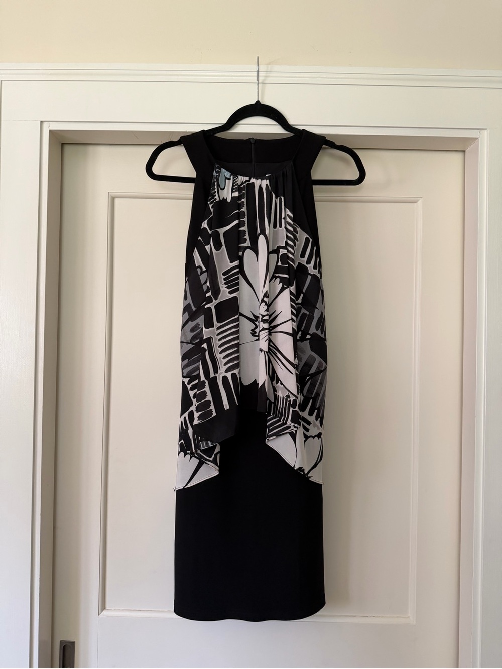 Joseph Ribkoff Black White Floral Chiffon Overlay Sleeveless Sheath Dress 8 -NWT